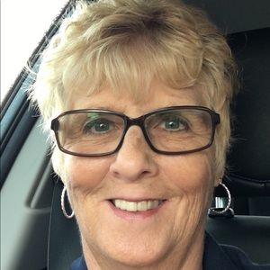 Meet your Posher, Debbie